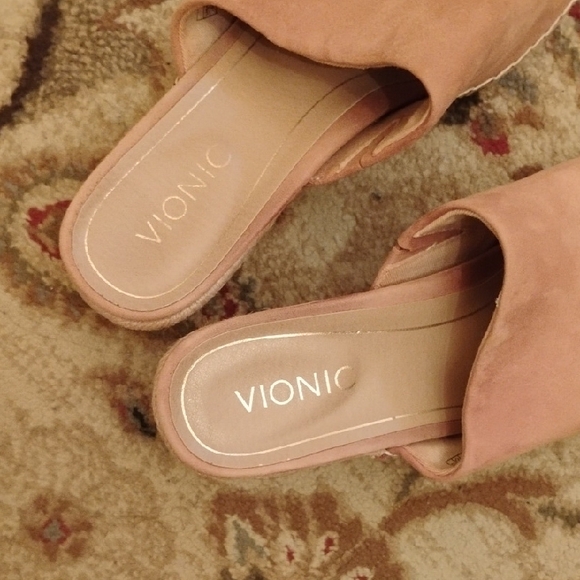 Vionic Women's Tan Suede Mules - Picture 2 of 6